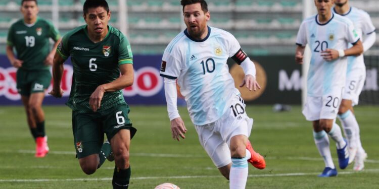 La selección de Argentina, liderada por Lionel Messi, se prepara para enfrentar a Bolivia en las Eliminatorias 2026.